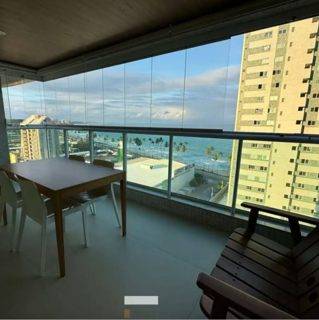 3 bedroom apt. - 1 min. from the beach and with sea view